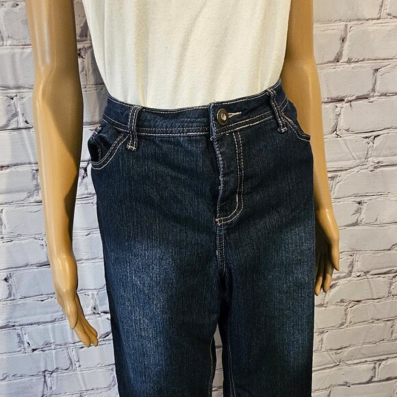 CLEO - Blue jean cotton blend shorts - Every Body style - Picture 4 of 9